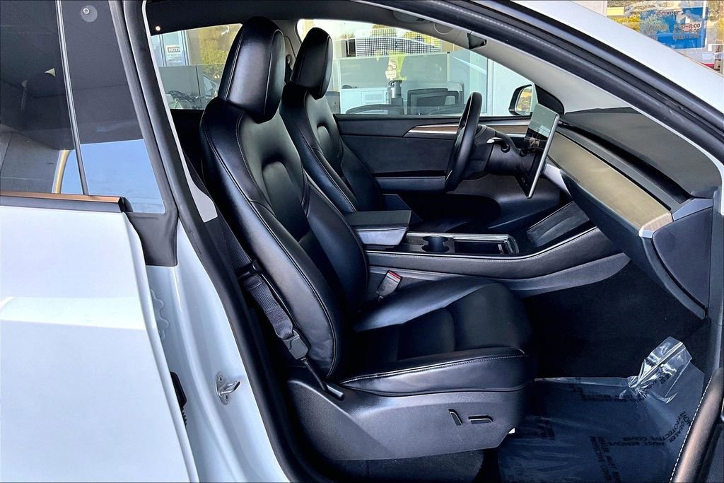 Used 2023 Tesla Model Y Long Range image 29