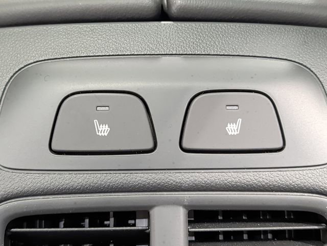 Used 2023 Buick Envision Avenir image 36