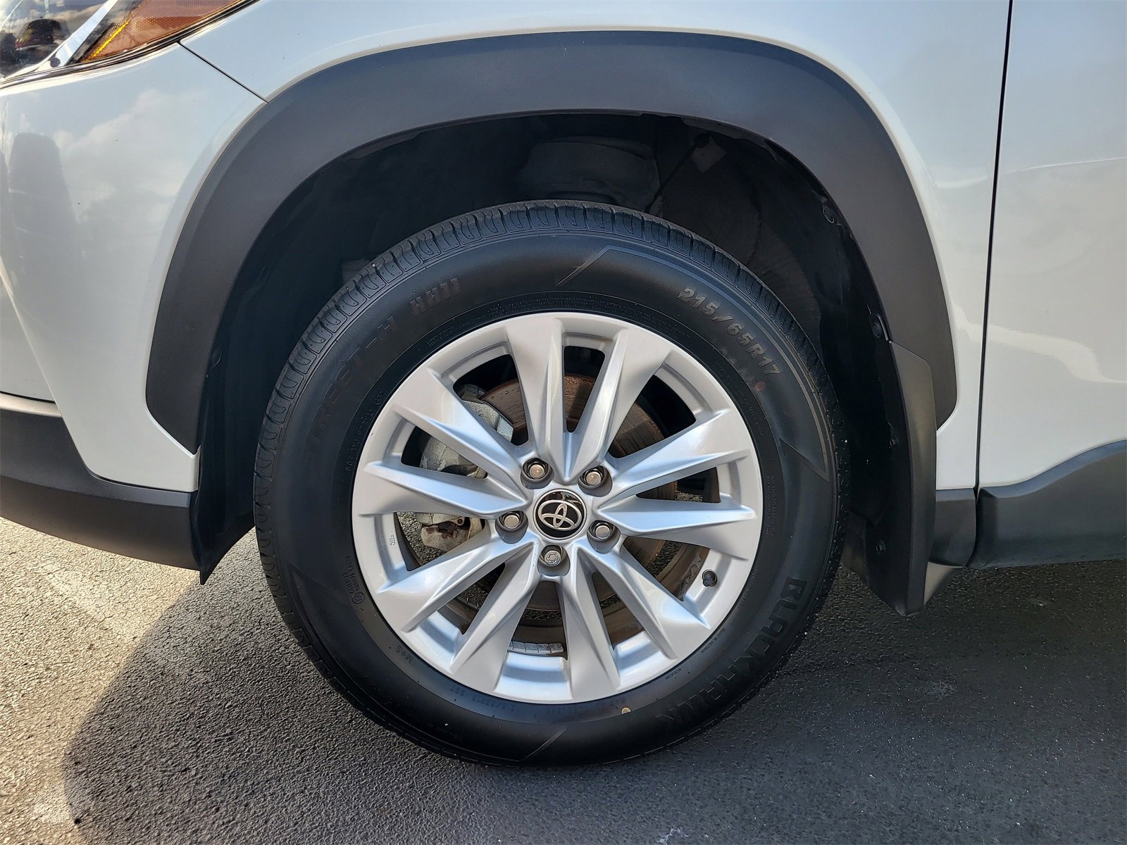 Used 2022 Toyota Corolla Cross LE image 10