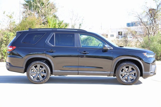 New 2026 Honda Pilot Sport image 4