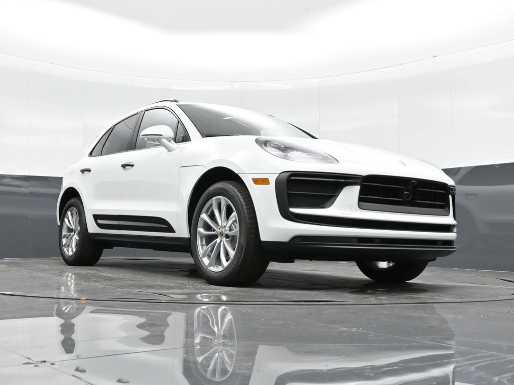Certified 2026 Porsche Macan AWD/4WD image 40