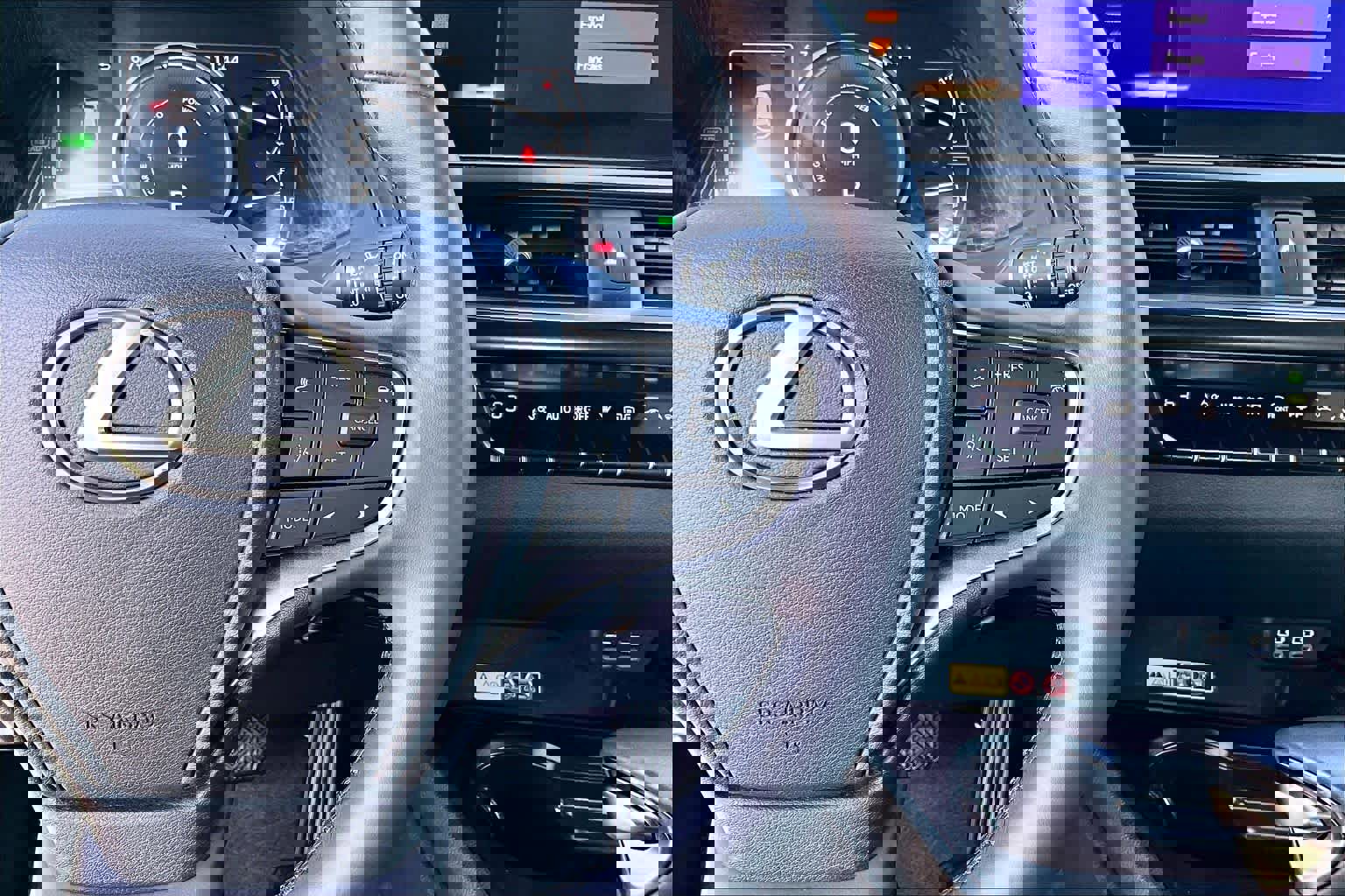 Used 2024 Lexus UX 250h FWD image 23