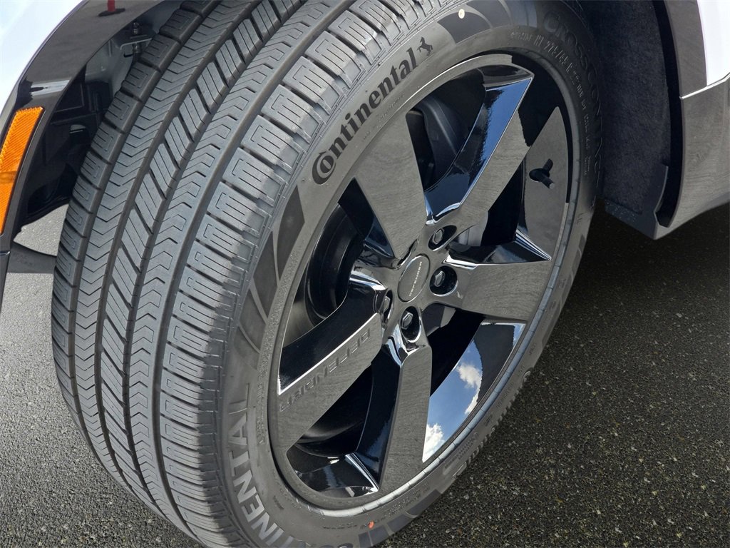 New 2026 Land Rover Defender 130 X-Dynamic SE image 34