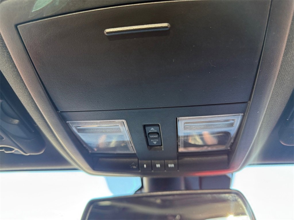 Used 2022 Dodge Challenger R/T w/ Driver Convenience Group image 18