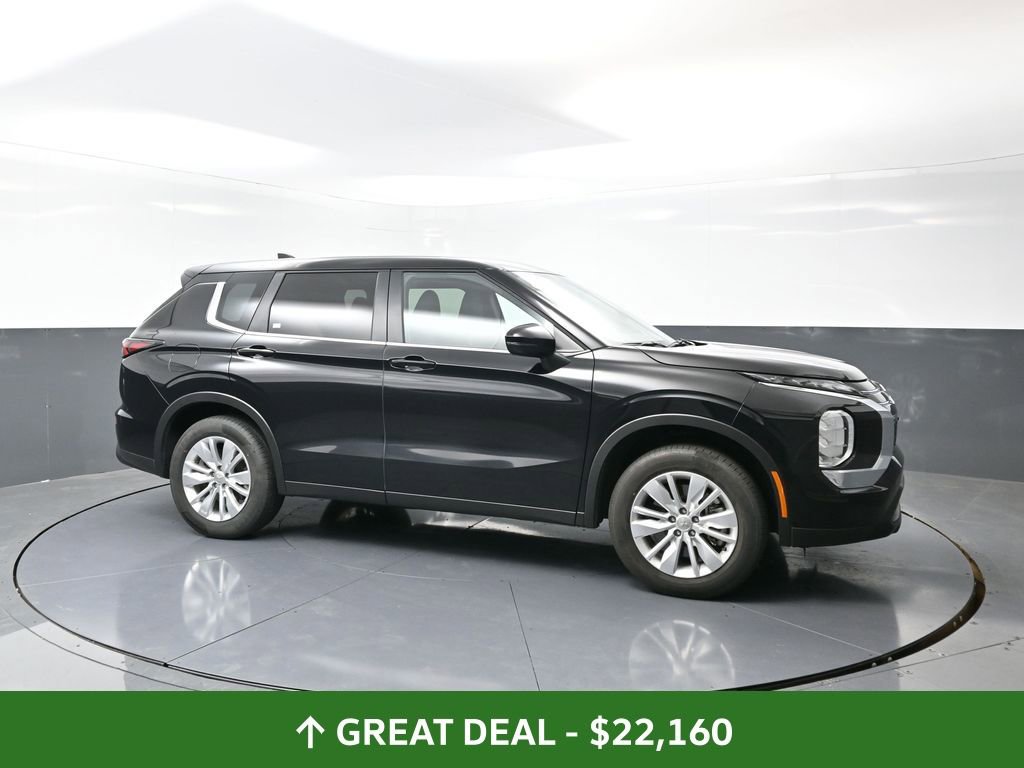 Used 2025 Mitsubishi Outlander ES image 4