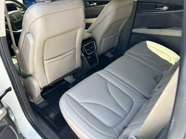 Used 2022 Lincoln Nautilus FWD w/ Premium Package image 20