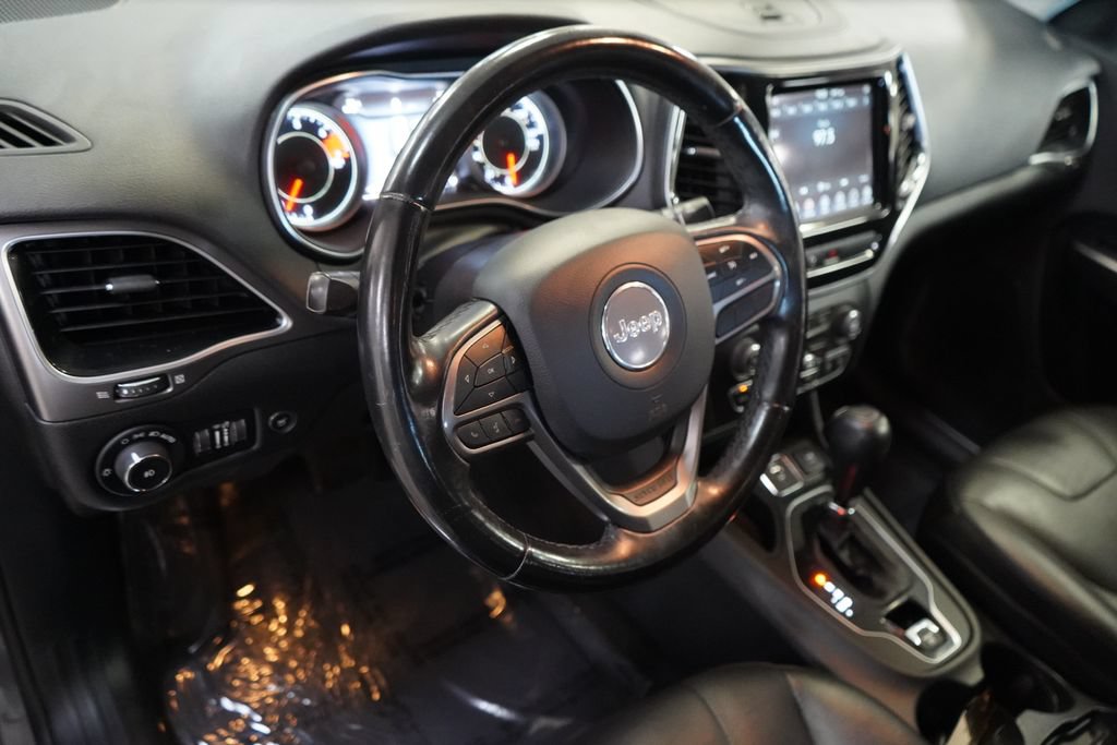 Used 2020 Jeep Cherokee Limited FWD image 16