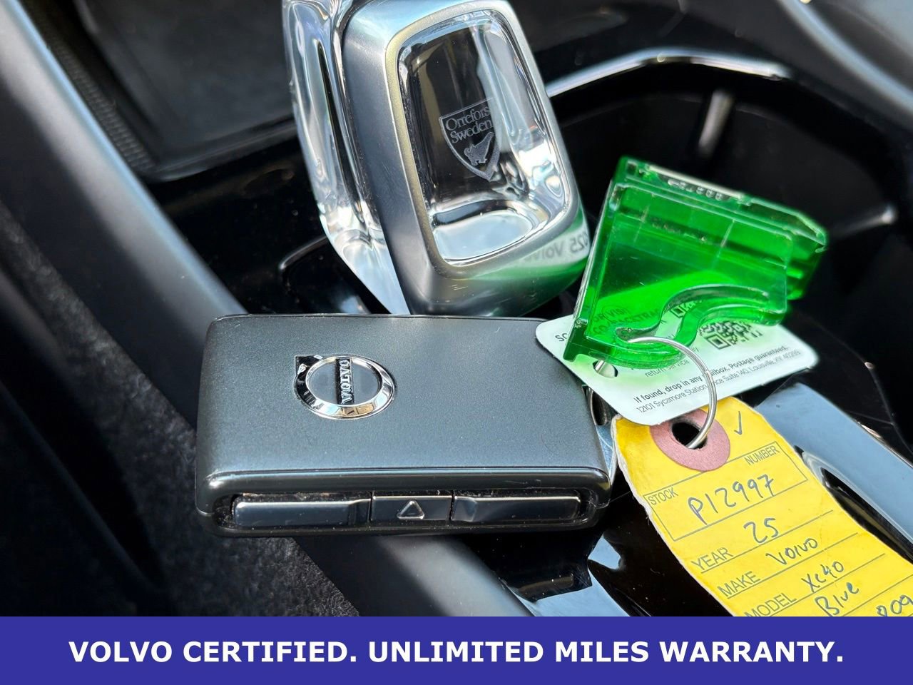 Certified 2025 Volvo XC40 B5 Plus AWD/4WD image 37