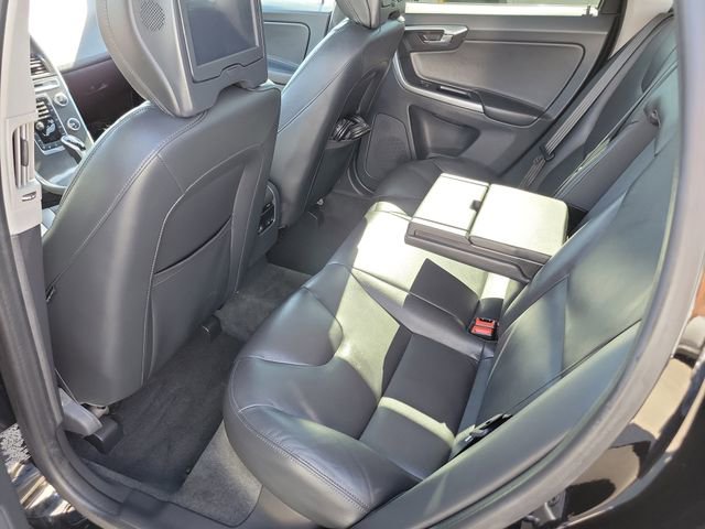 Used 2016 Volvo XC60 T6 Platinum w/ Climate Package image 28