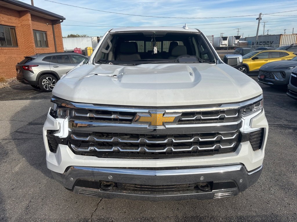 Used 2025 Chevrolet Silverado 1500 LTZ w/ LTZ Premium Package image 3