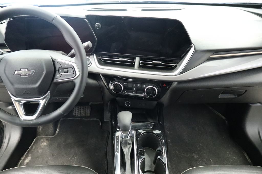 Used 2024 Chevrolet Trax ACTIV w/ Sunroof Package image 34