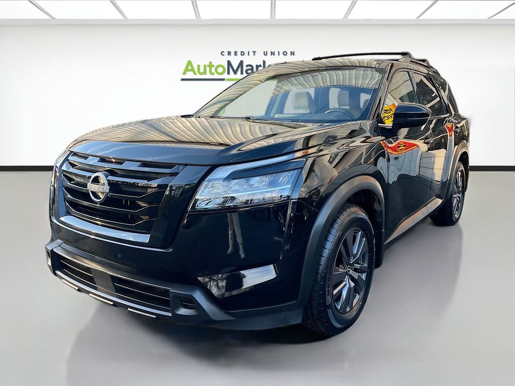 Used 2022 Nissan Pathfinder SV w/ SV Black Package image 3