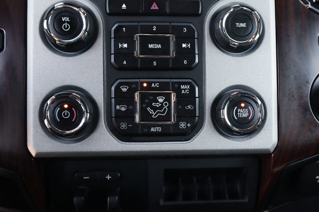 Used 2014 Ford F350 Lariat image 35