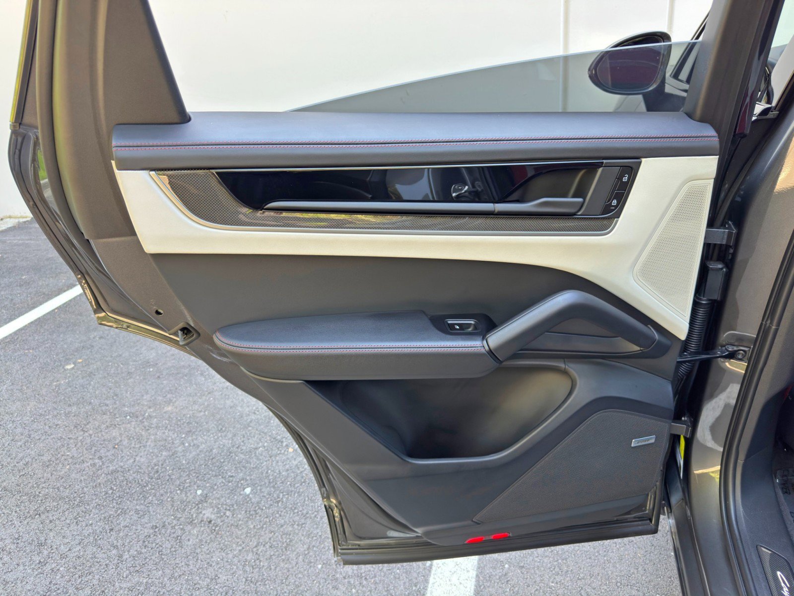 Used 2024 Porsche Cayenne Turbo AWD/4WD image 47