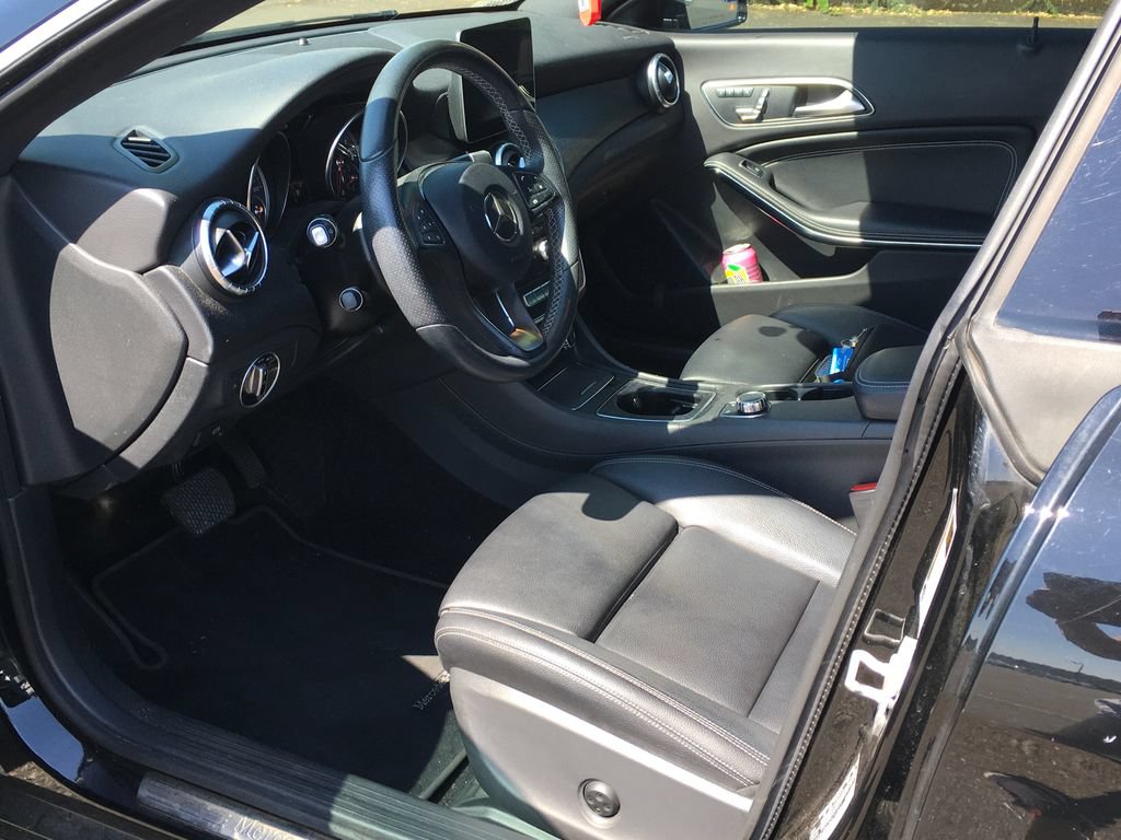 Used 2018 Mercedes-Benz CLA 250 4MATIC image 4