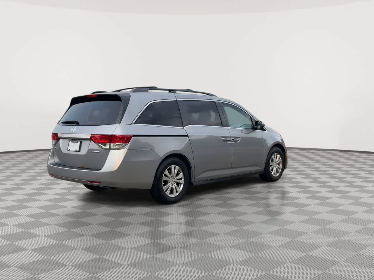 Used 2016 Honda Odyssey SE image 8