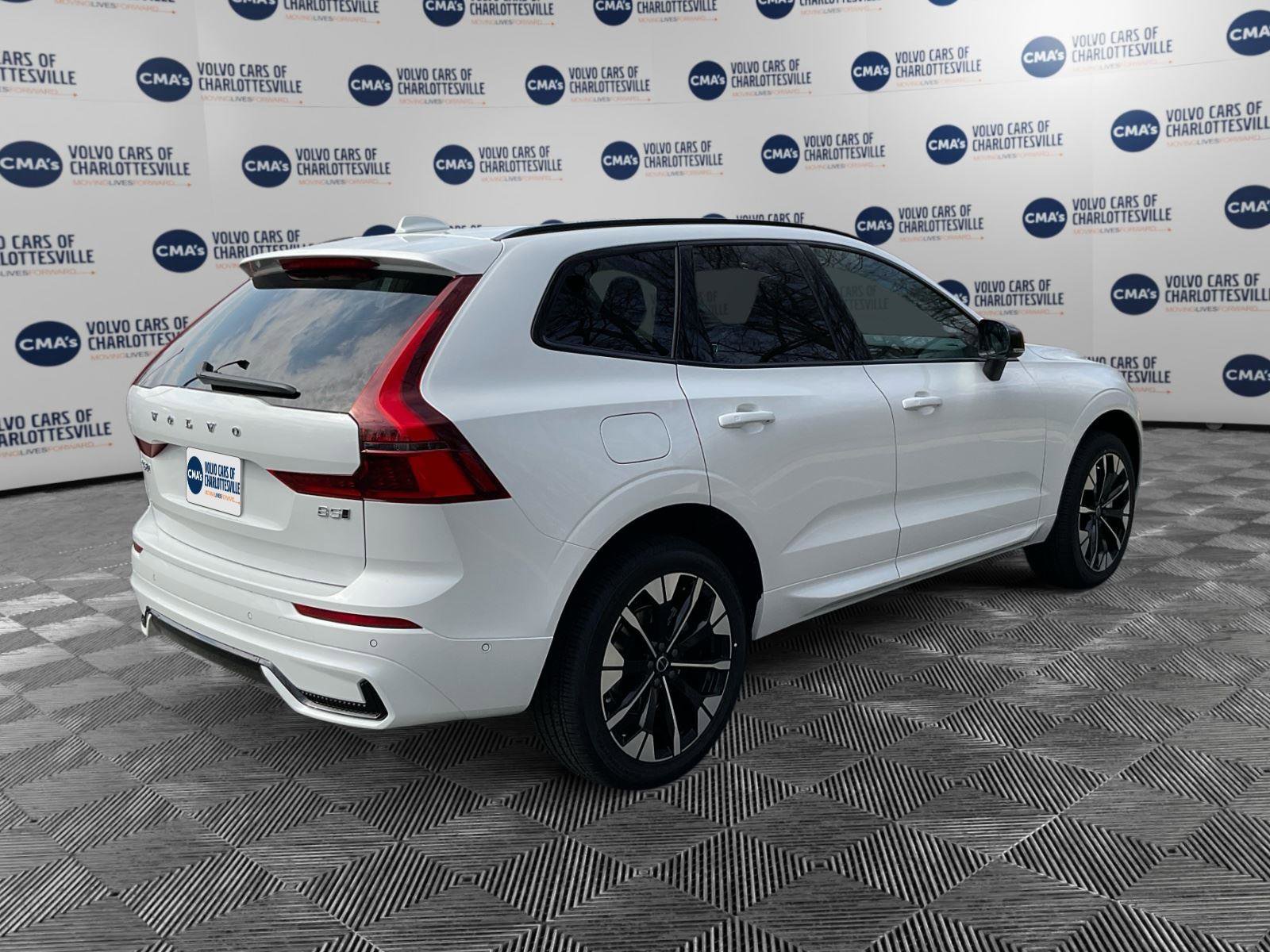 New 2026 Volvo XC60 B5 Plus w/ Climate Package image 5