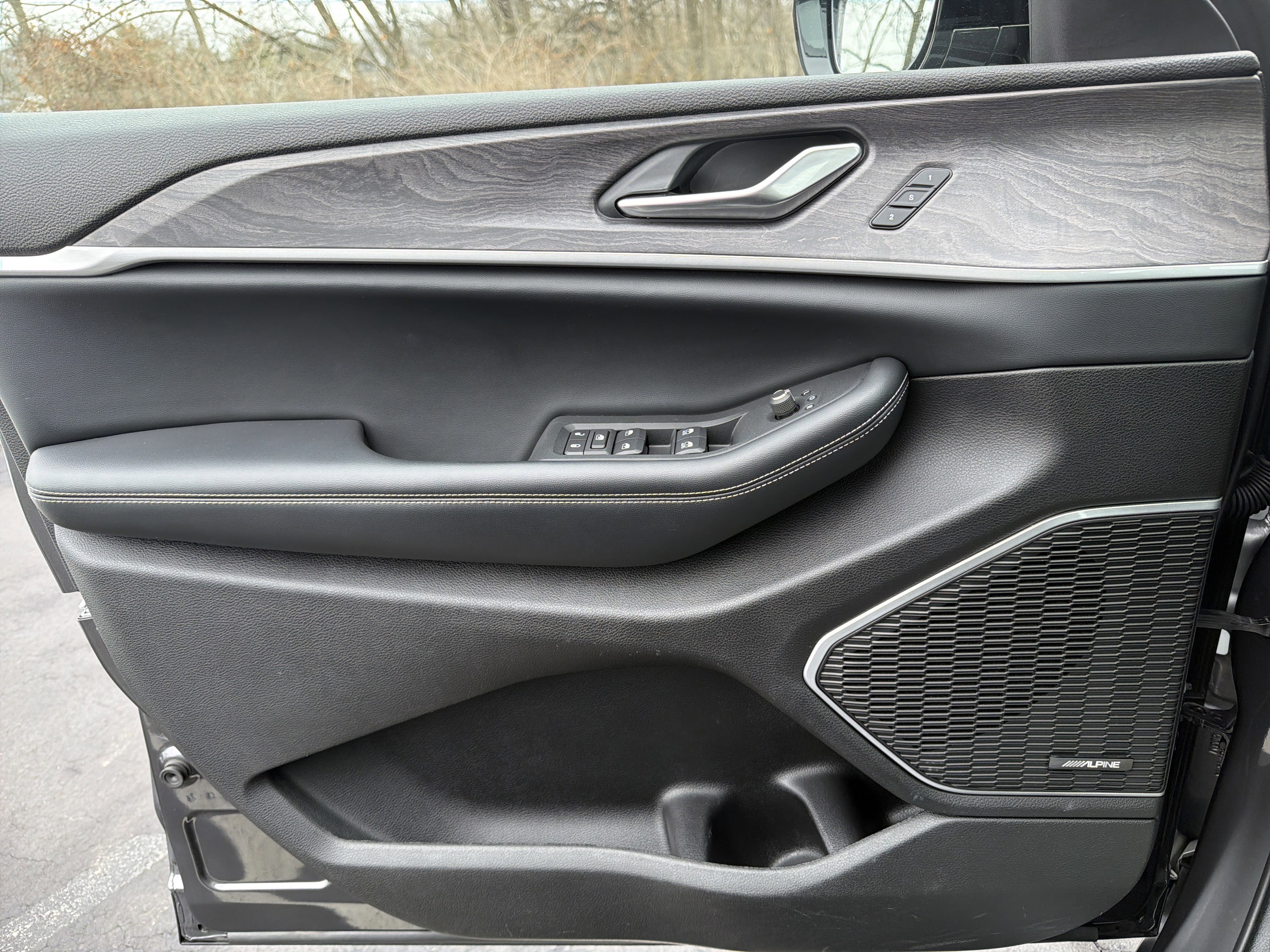 Used 2022 Jeep Grand Cherokee L Limited w/ Luxury Tech Group II AWD/4WD image 36