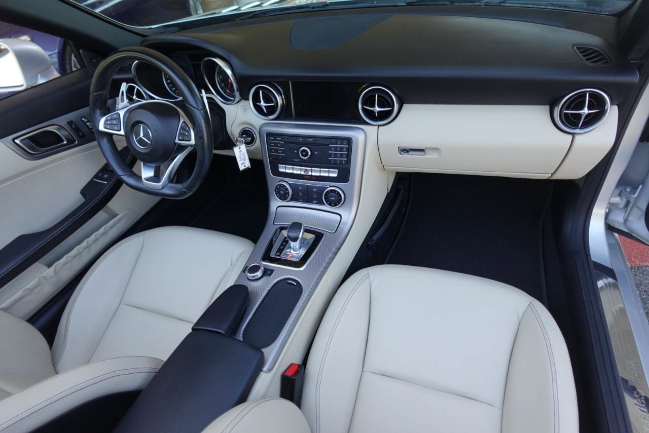 Used 2017 Mercedes-Benz SLC 300 image 10