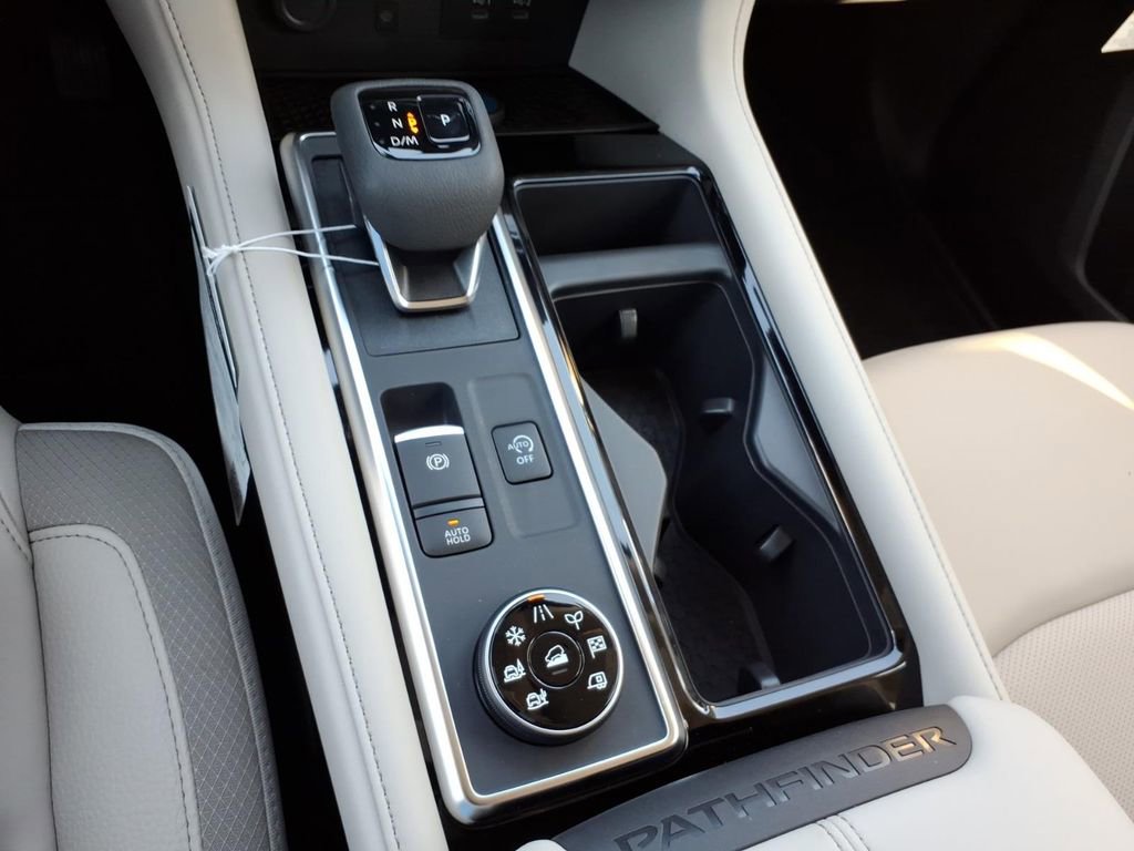 New 2026 Nissan Pathfinder SL AWD/4WD image 15