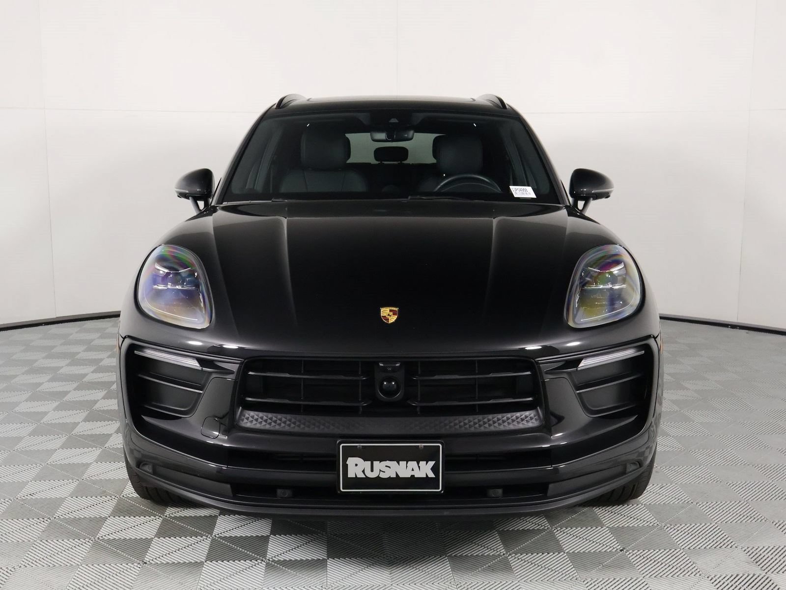 Certified 2023 Porsche Macan AWD/4WD image 10
