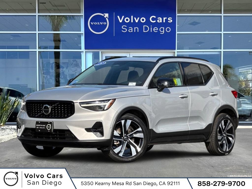 Certified 2023 Volvo XC40 B5 Ultimate AWD/4WD image 1