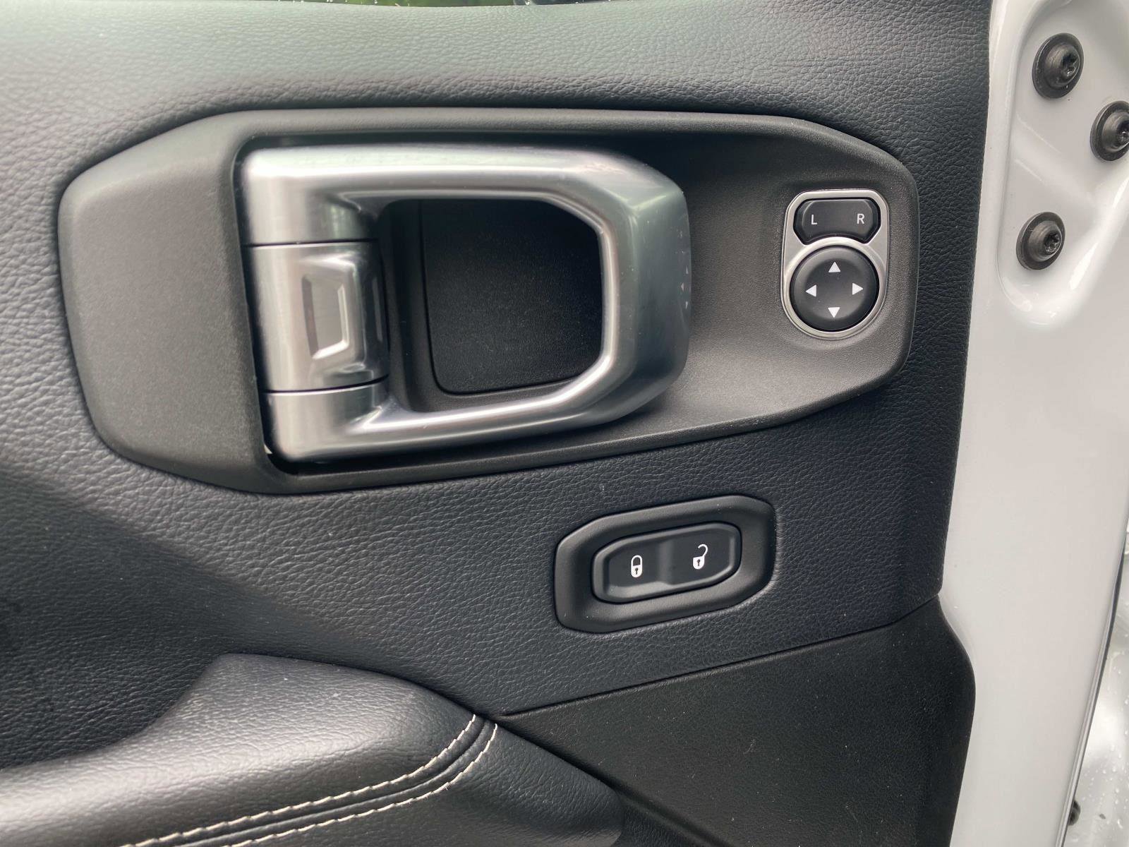 Used 2019 Jeep Wrangler Unlimited Sahara w/ Quick Order Package 24M Moab AWD/4WD image 21