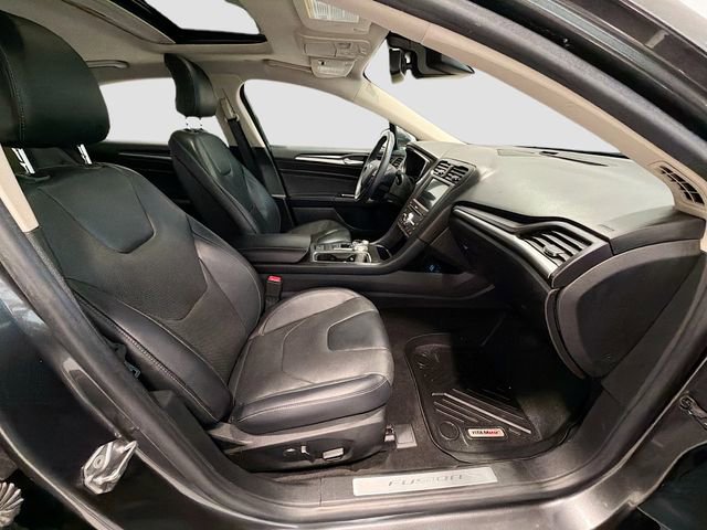 Used 2019 Ford Fusion Energi Titanium FWD image 24