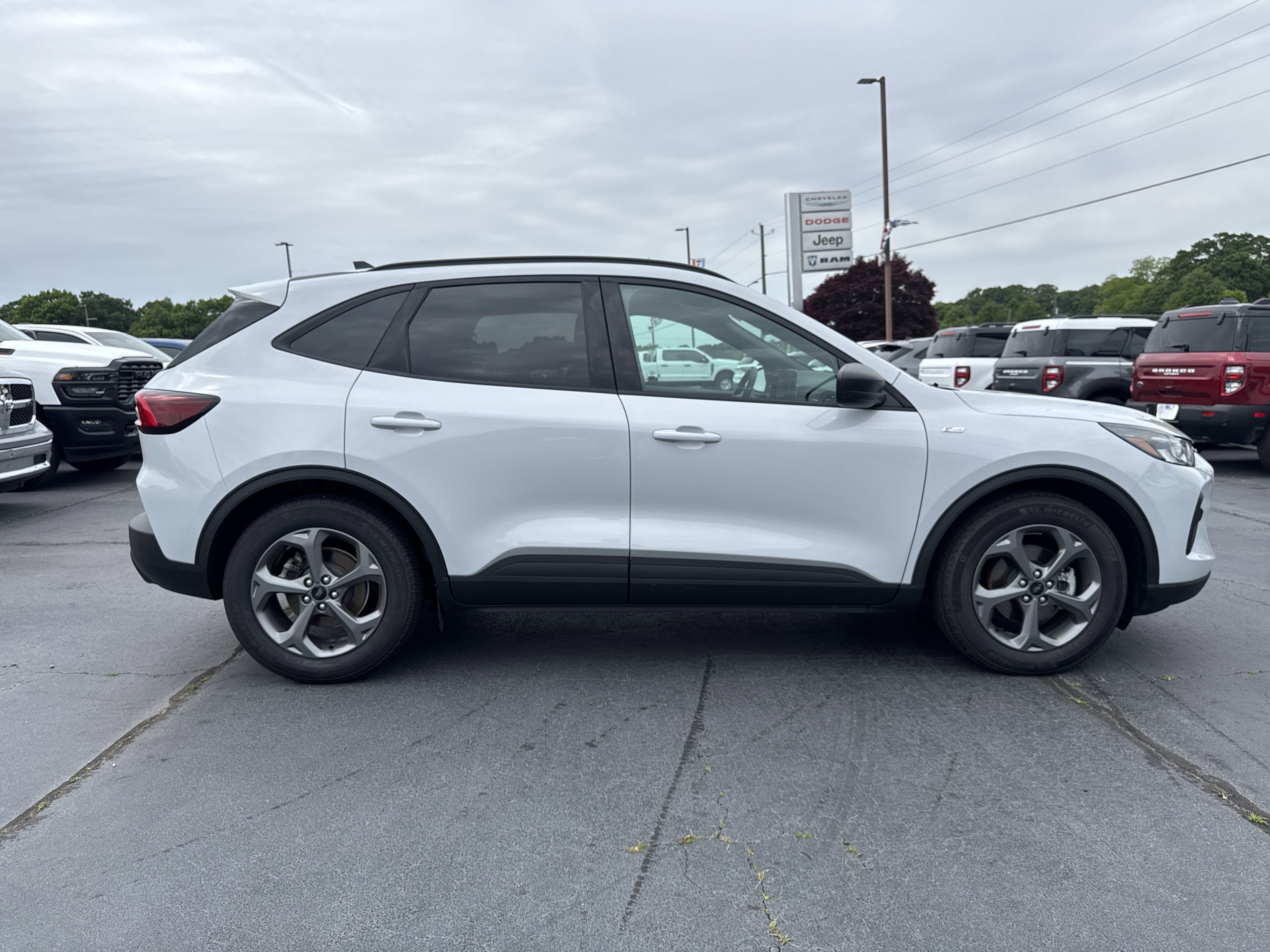 Certified 2025 Ford Escape ST-Line w/ Tech Pack #1 FWD image 5