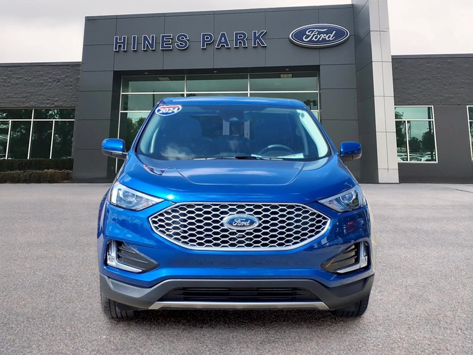 Used 2024 Ford Edge SEL w/ Convenience Package AWD/4WD image 2