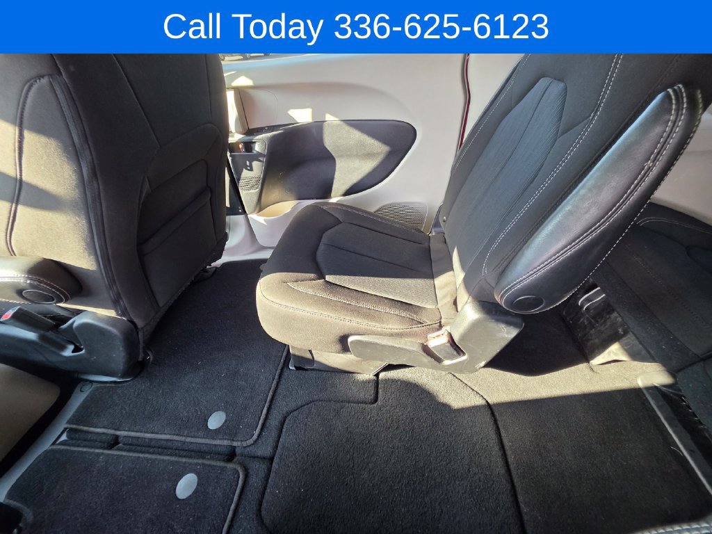 Used 2023 Chrysler Voyager LX FWD image 29