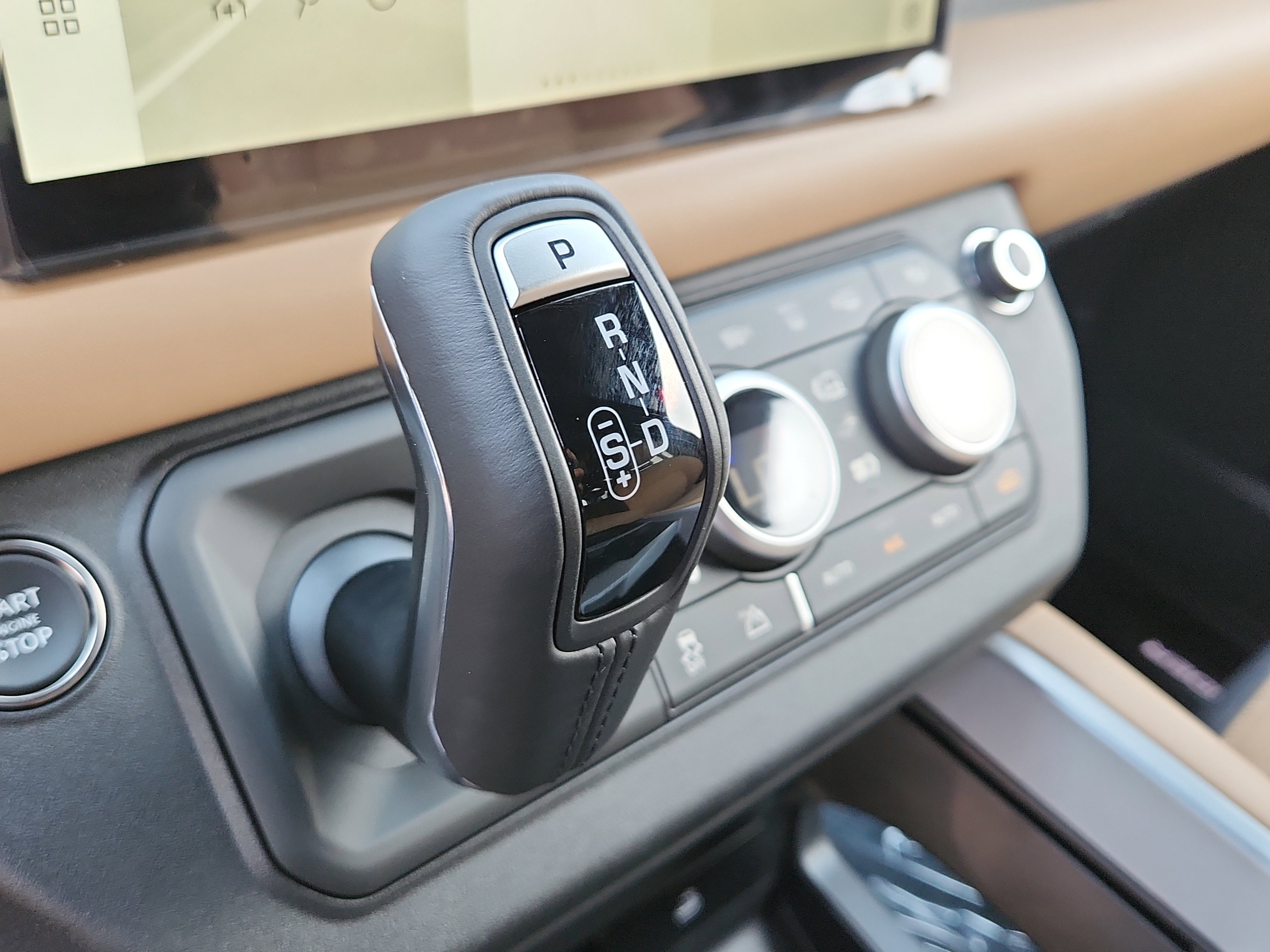 New 2025 Land Rover Defender 110 X image 27