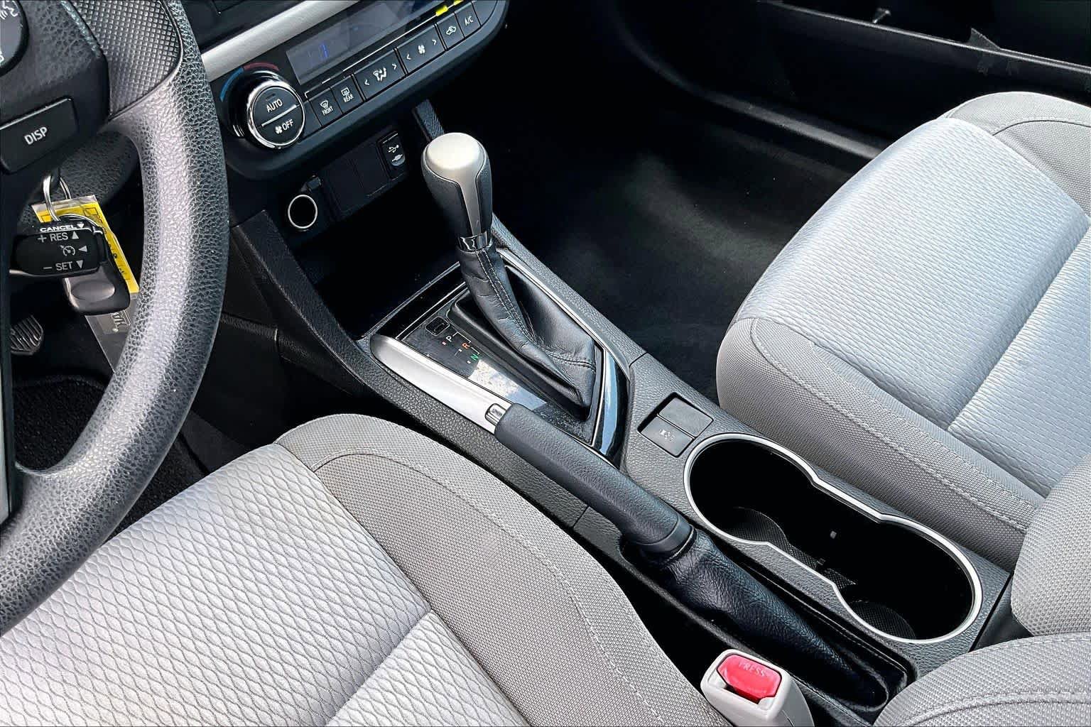 Used 2016 Toyota Corolla LE FWD image 16