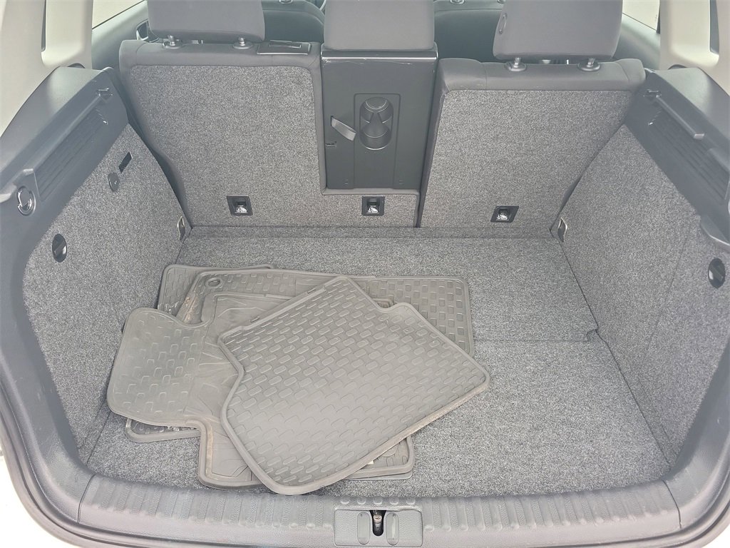 Used 2017 Volkswagen Tiguan Limited w/ Premium Package image 8