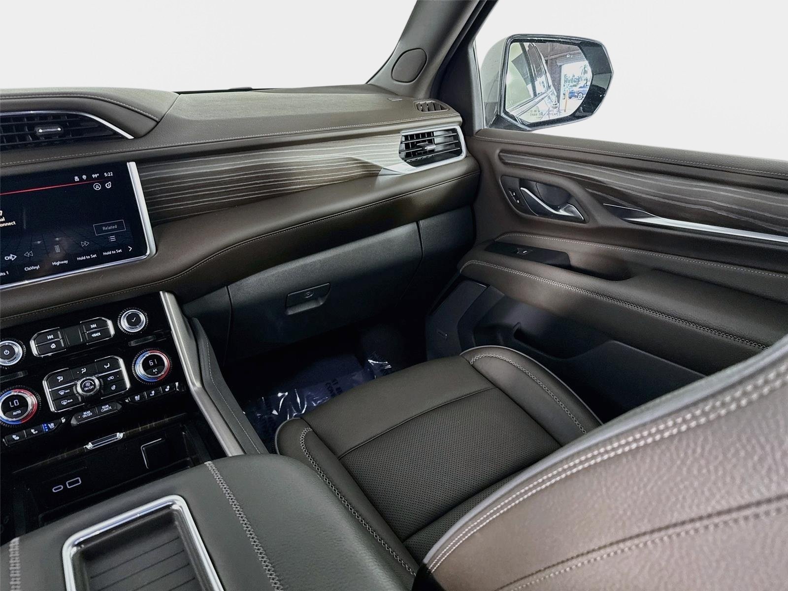 Certified 2024 GMC Yukon Denali w/ Advanced Technology Package RWD image 26