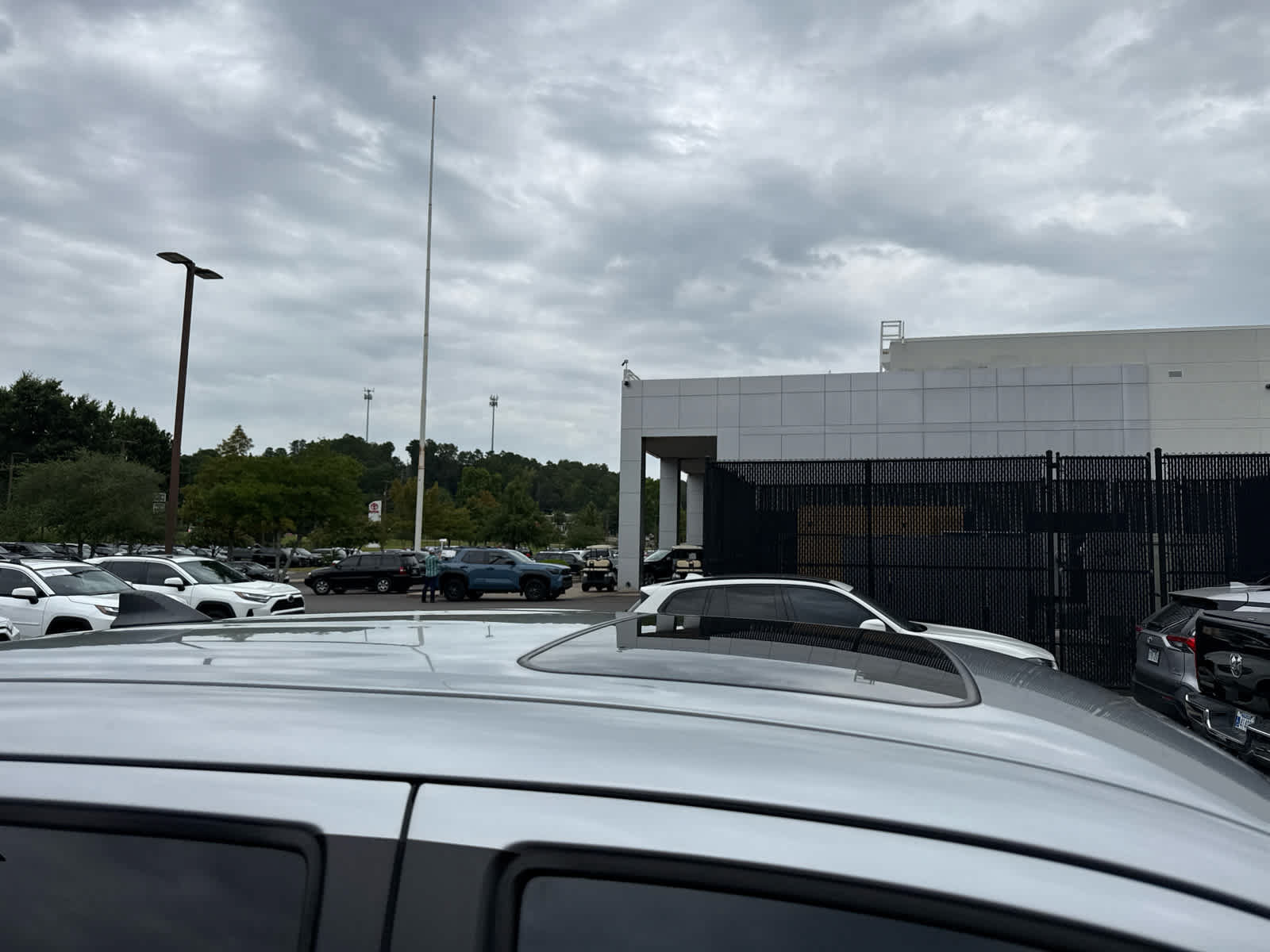 Used 2017 Toyota Tacoma Limited w/ Tow Package AWD/4WD image 3