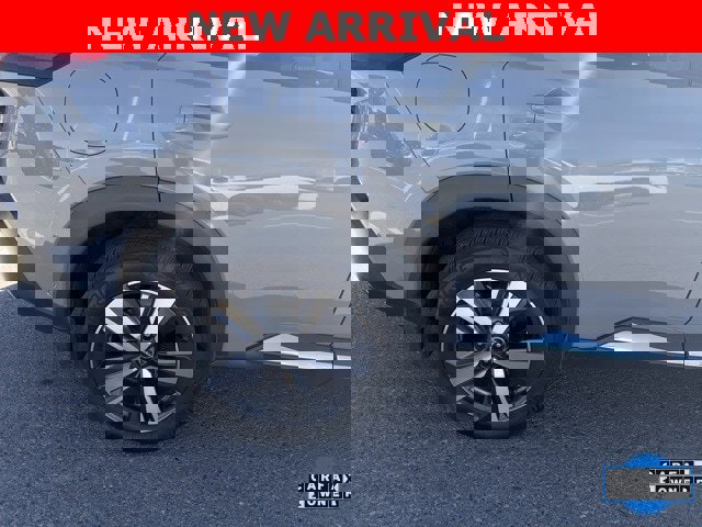 Used 2023 Nissan Rogue SL w/ SL Premium Package image 7