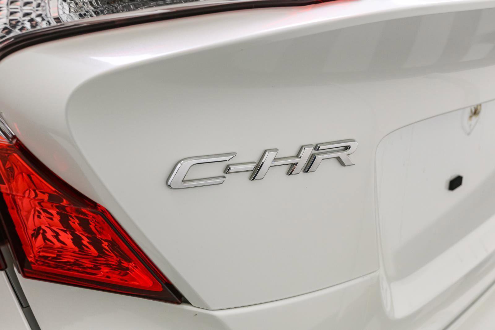 Used 2021 Toyota C-HR LE image 11