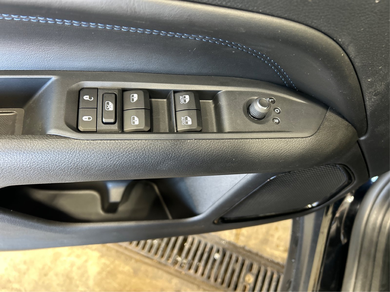 New 2026 Jeep Compass Latitude AWD/4WD image 29