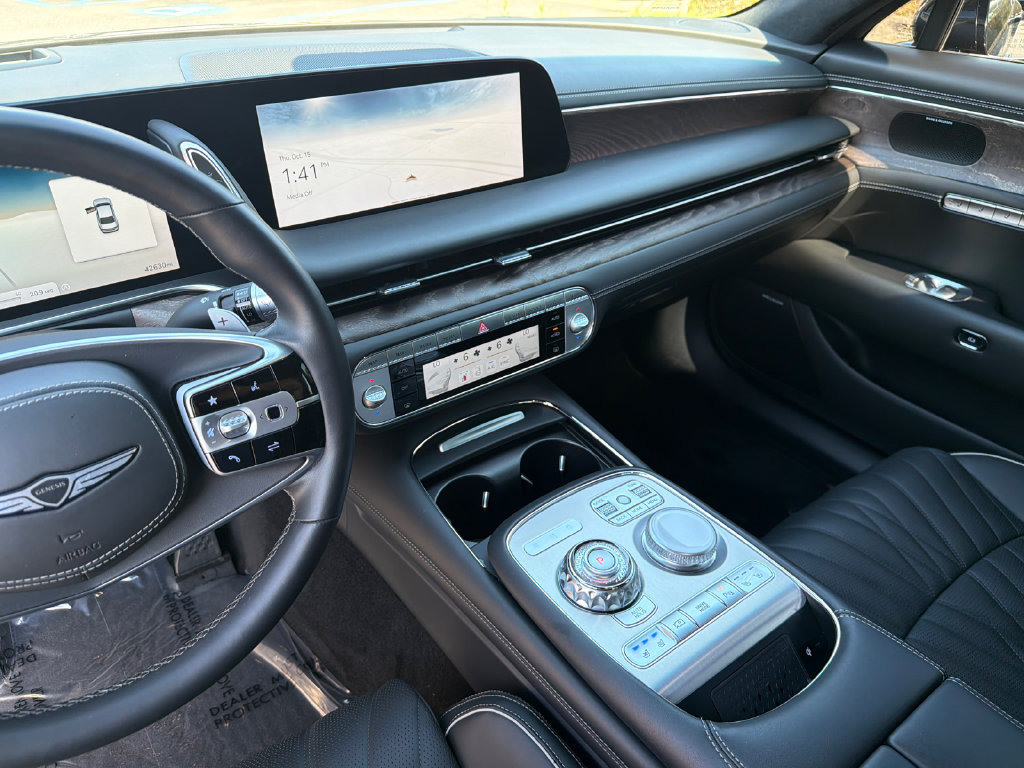 Used 2023 Genesis G90 3.5T AWD/4WD image 30