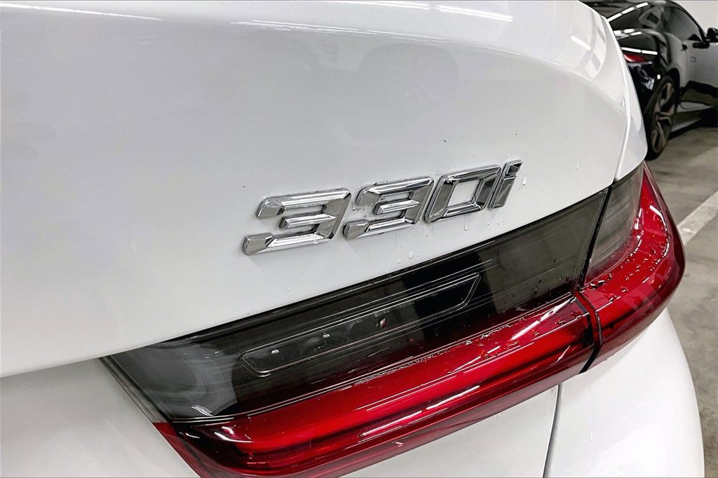 Used 2019 BMW 330i Sedan w/ Driving Assistance Package image 22