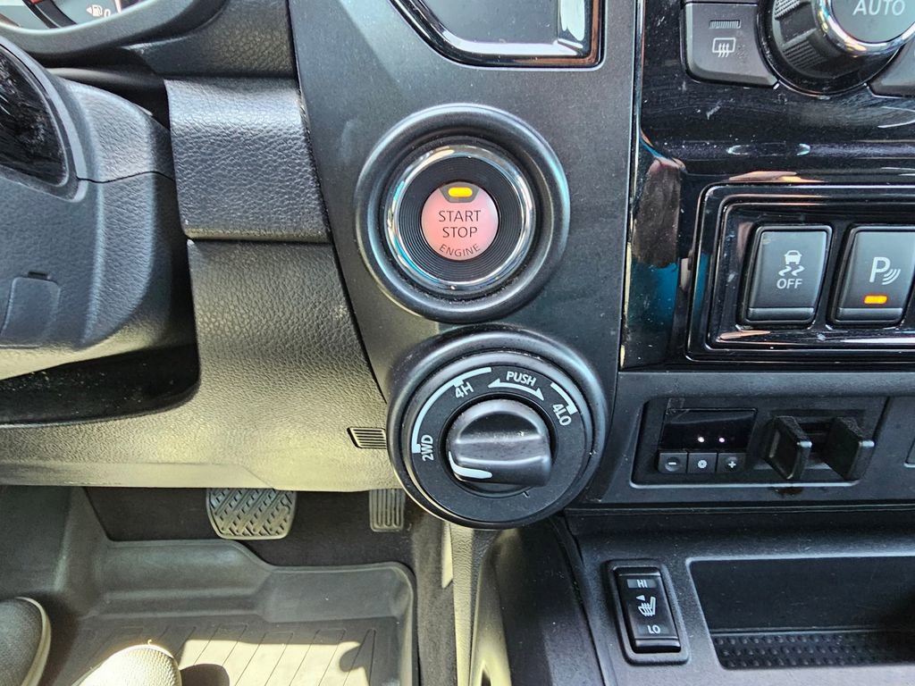 Used 2023 Nissan Titan PRO-4X w/ Pro-4x Convenience Package image 26