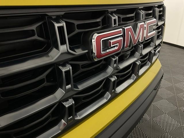 Used 2024 GMC Canyon AT4 w/ AT4 Premium Package AWD/4WD image 11