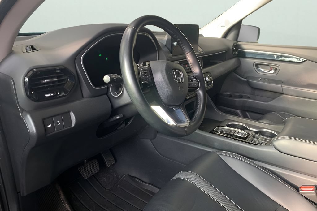 Used 2024 Honda Pilot Touring image 10