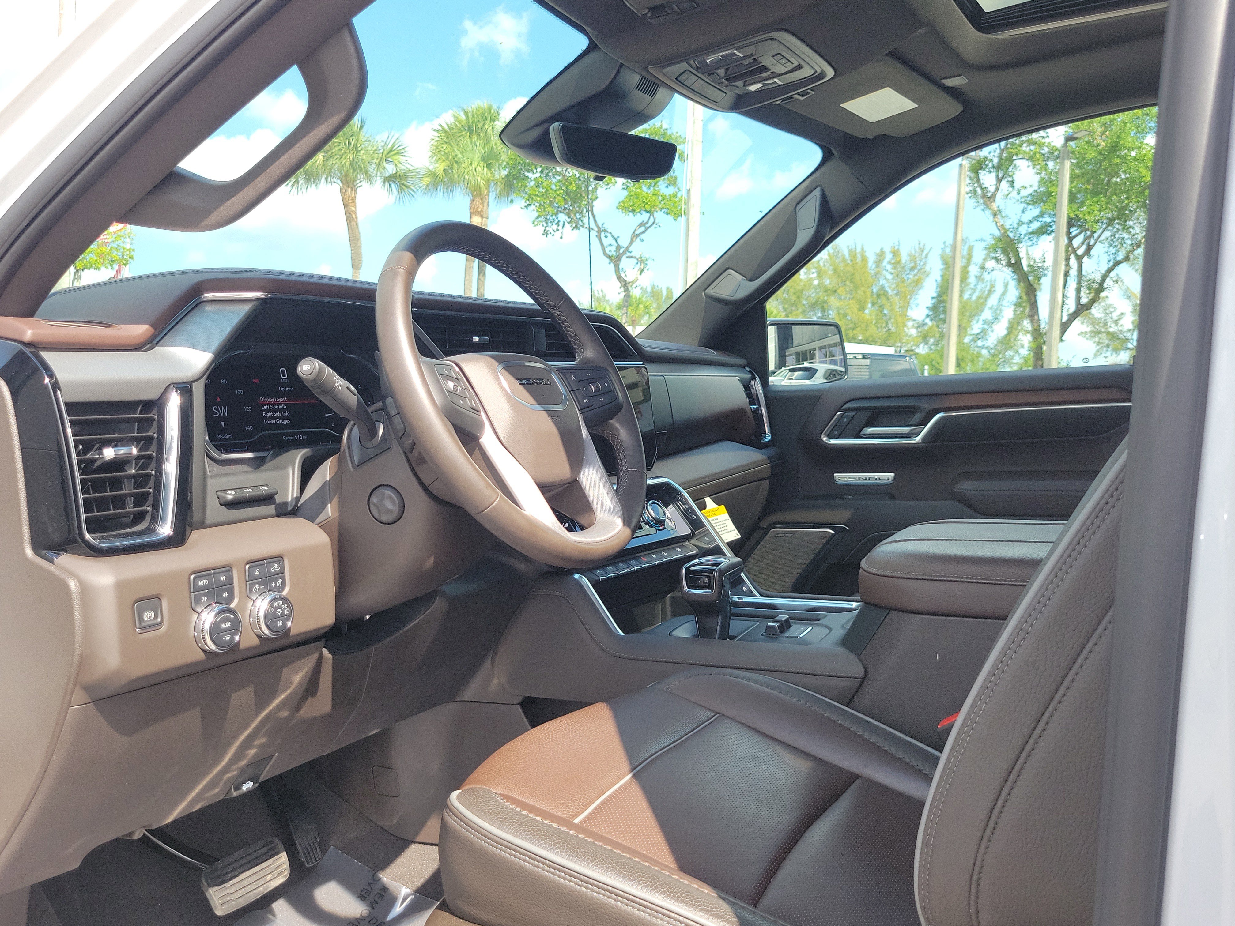 Used 2024 GMC Sierra 1500 Denali w/ Denali Reserve Package AWD/4WD image 9