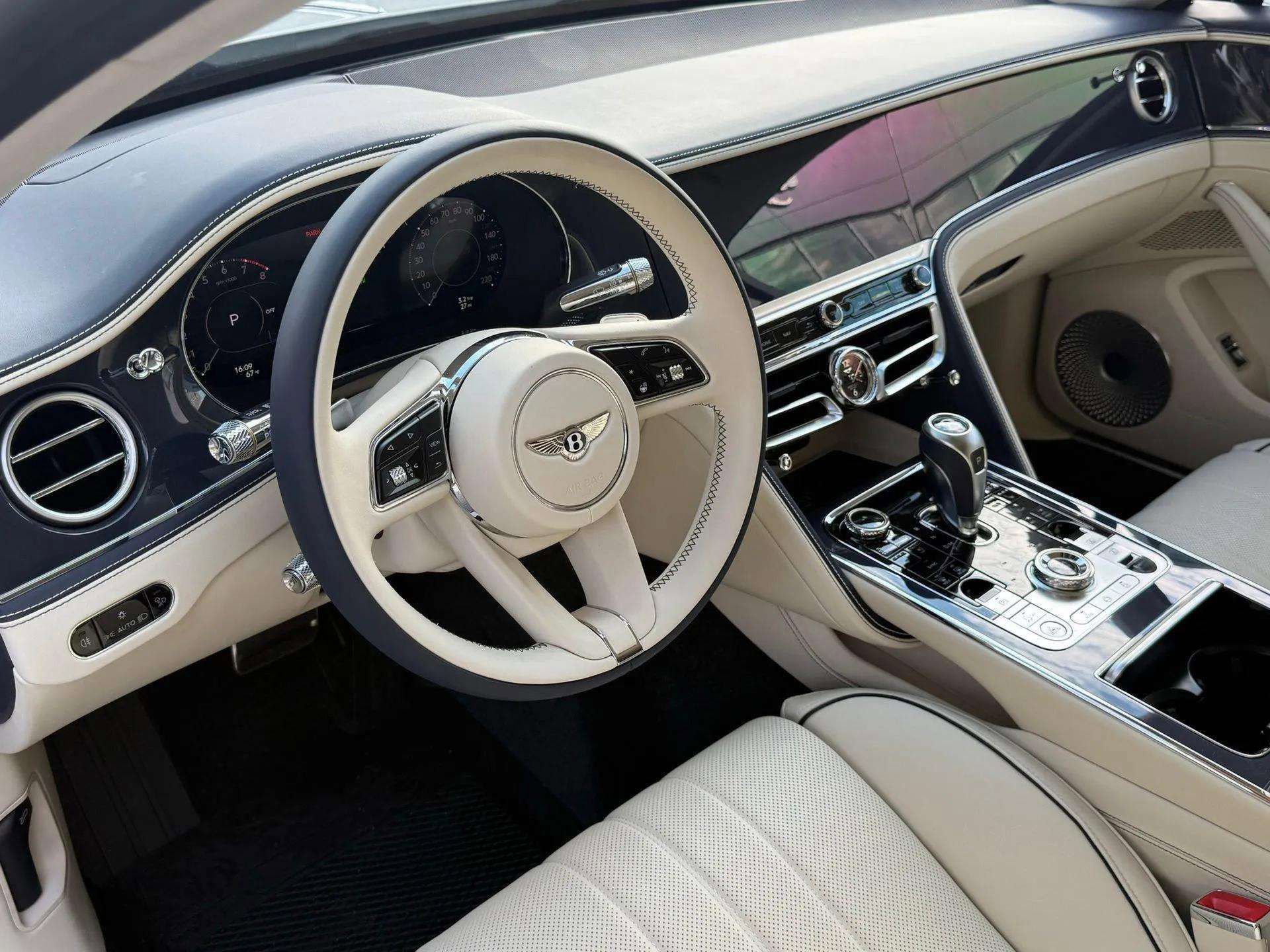 New 2026 Bentley Flying Spur Plug-In Hybrid image 32