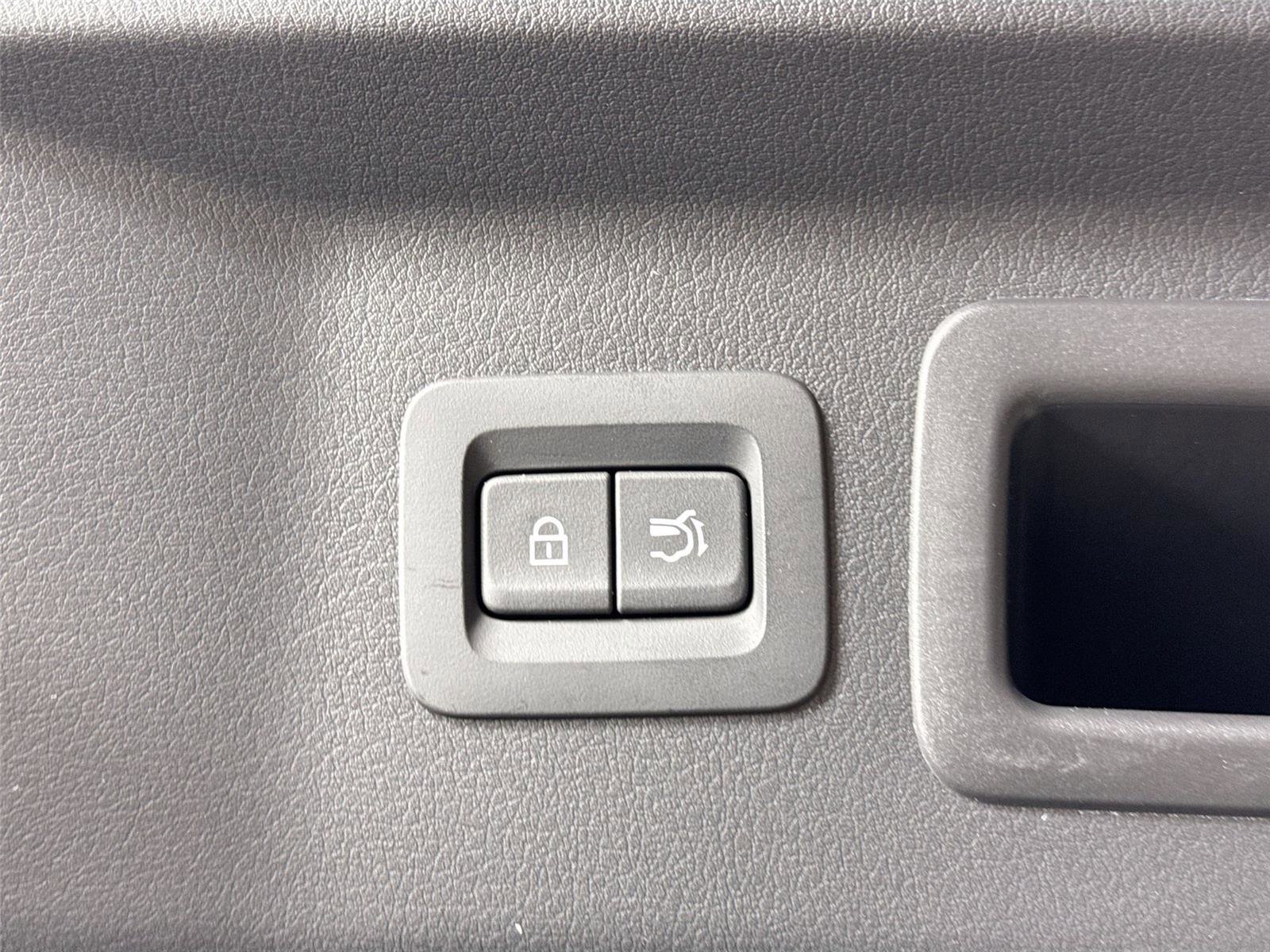 Certified 2025 MAZDA CX-70 Plug-In Hybrid w/ Premium Plus image 45