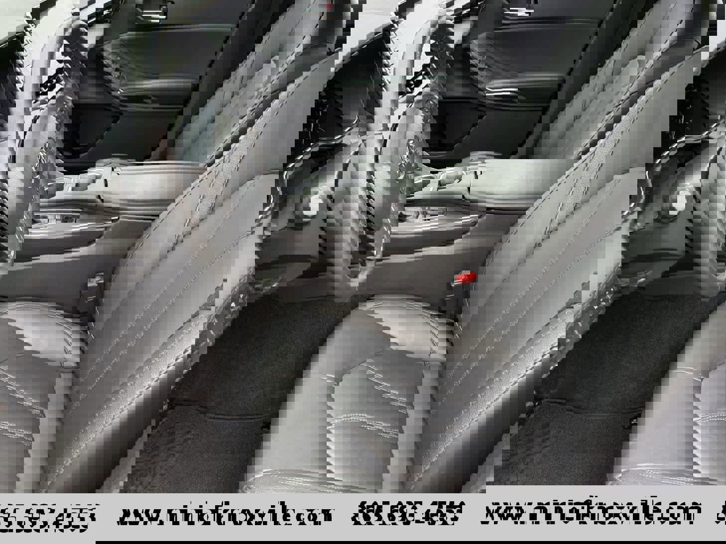 Used 2022 Toyota Avalon XLE w/ Moonroof Package image 10