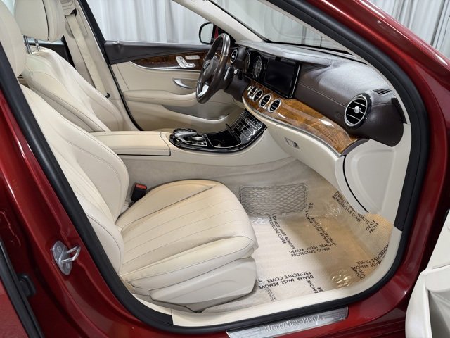 Used 2018 Mercedes-Benz E 400 4MATIC Sedan w/ Premium 3 Package (Q03) image 7