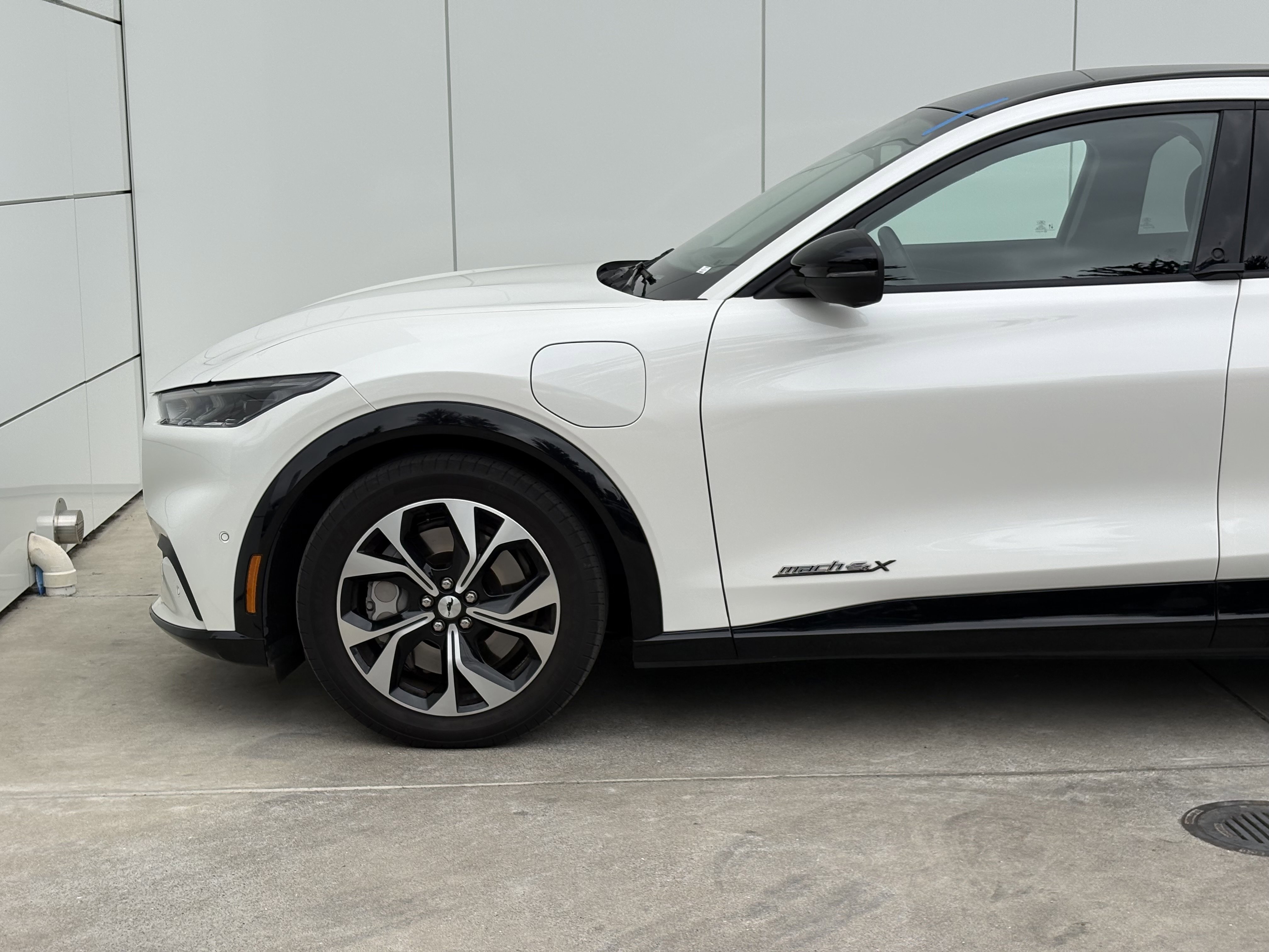 Used 2022 Ford Mustang Mach-E Premium image 5